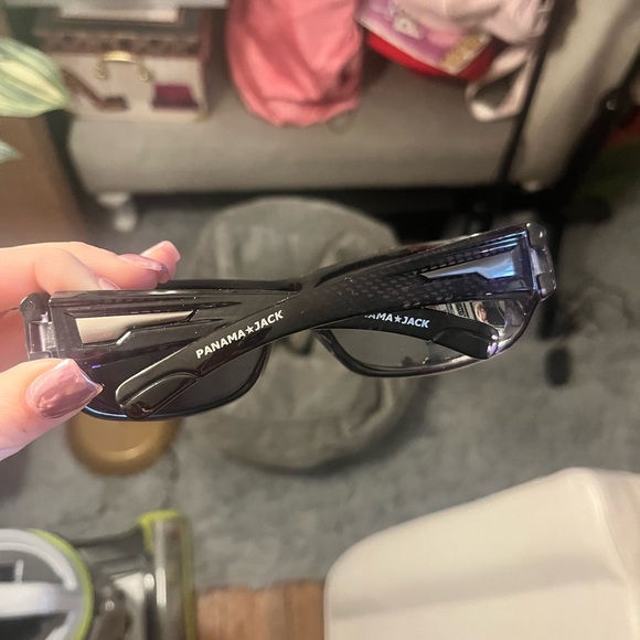 Panama Jack Sunglasses - Picture 3 of 5